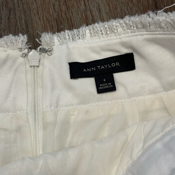 White tweed Ann Taylor skirt 🤍🎀 - Picture 5 of 5
